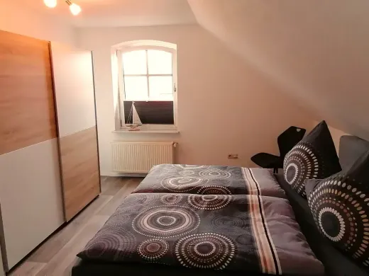 Schlafzimmer mit Doppelbett
