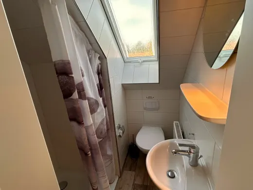 Kleines Duschbad im OG