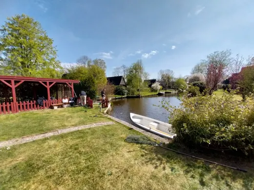 Stichkanal und Zugang zum Haus Hecht 1